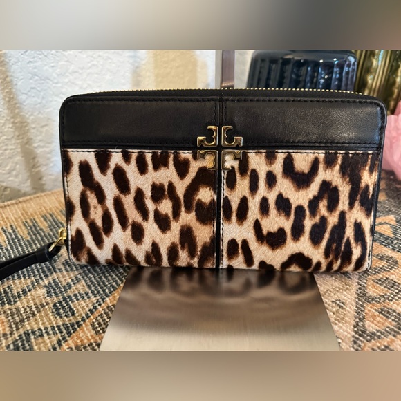 Tory Burch Leopard Print calf hair and leather continental wallet - Picture 1 of 9